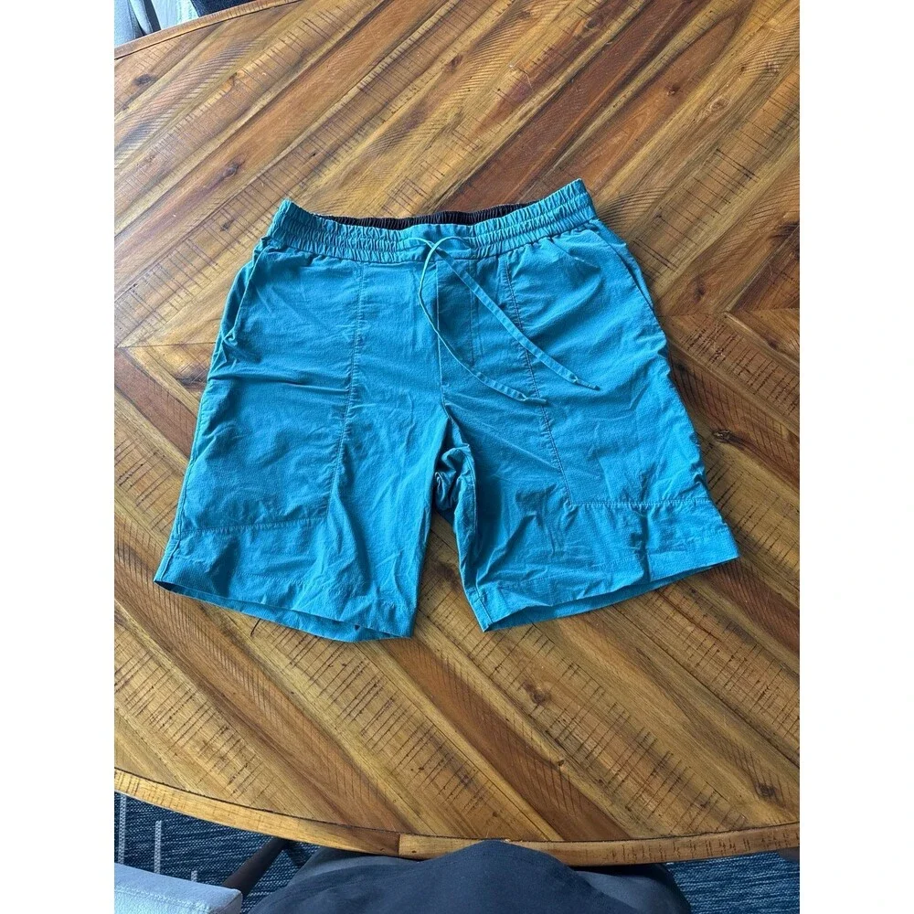 Lululemon Bowline Ripstop Shorts Men’s M Teal 8 Inch inseam EUC